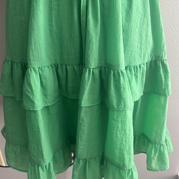 Spring Green Dress - Picture 5 of 7